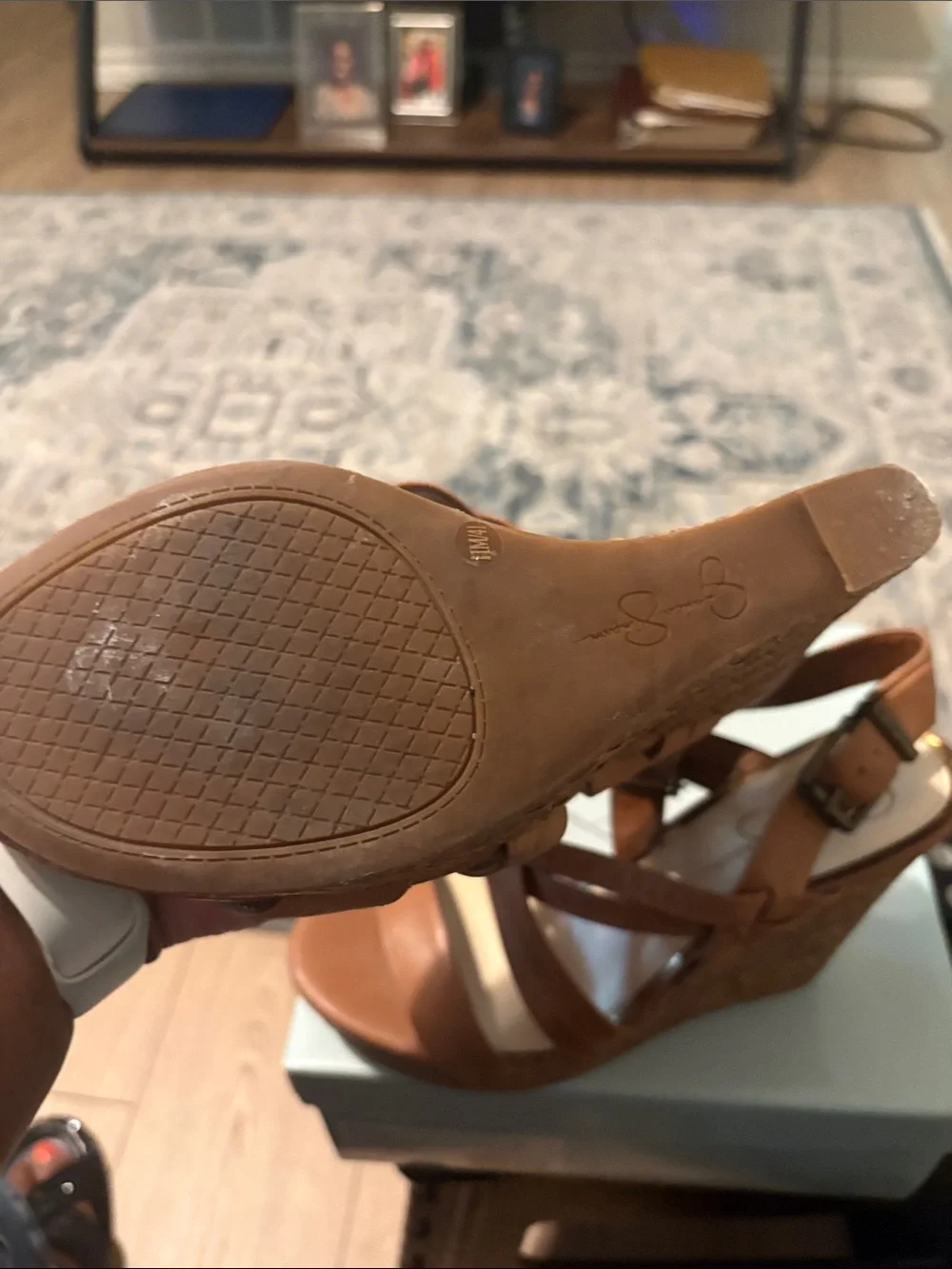 Jessica Simpson toe tone